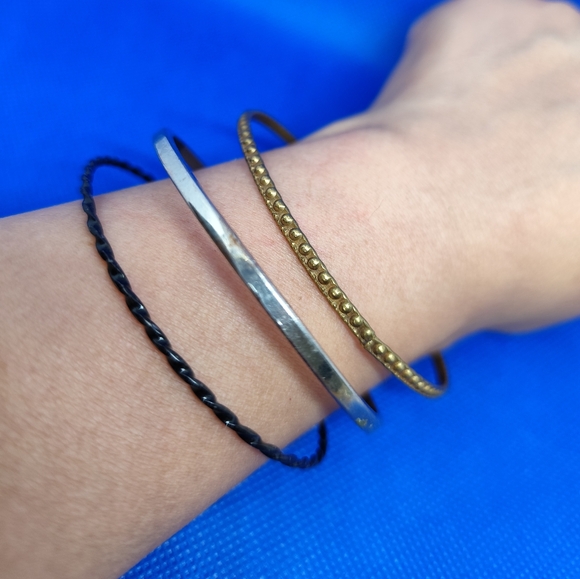 6/$20🔖3 pieces bangle lot - Picture 4 of 5